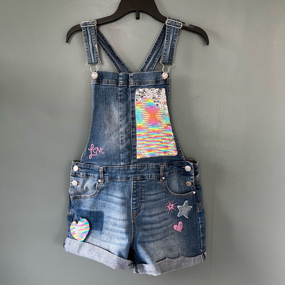 Girls overall shorts, XL 14/16, Jordache, sequin detail,star appliqué, love 💕